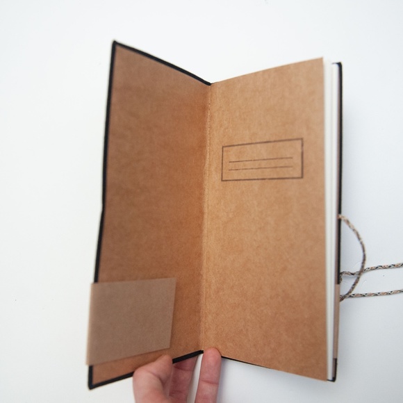 Print Fresh Fabric Travel Journal 10-Day Itinerary in Black - Picture 5 of 8